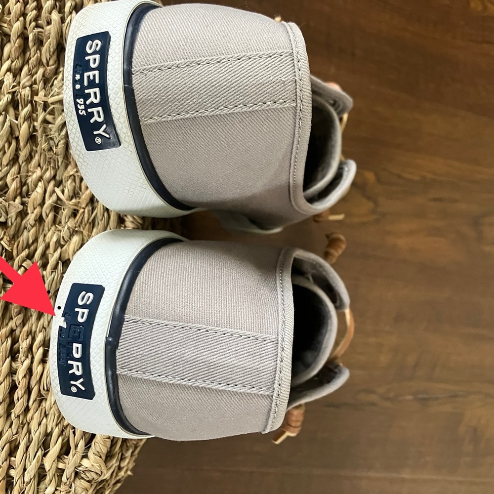 Sperry sneaker size 9 - Picture 6 of 7